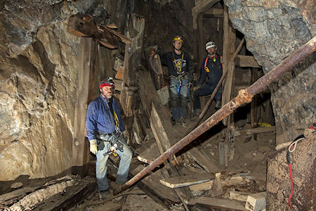 Group shot at the 900' shaft station (Underground Explorers Oct 2018)