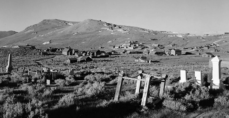 Bodie and the mine from the cemetery