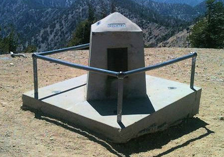 Monument with plaques on top of Mt. Baden-Powell