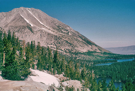 Unnamed peak above Hilton Lakes and Davis Lake - view east