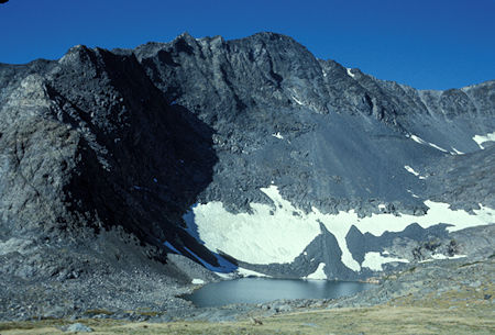 Highest Alger Lake and Blacktop Peak from the trail to Koip Peak Pass
