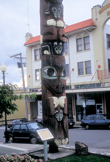 Grizzly Bear Totem Pole of Skedans (copy by William Jeffrey), at city hall in Prince Rupert, British Columbia